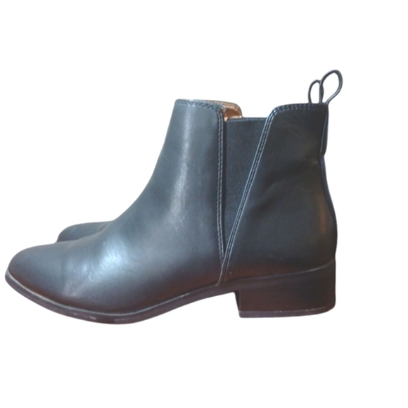 J. Crew Black Leather Ankle Boot Women's Black Chelsea Boots size 7 - Picture 4 of 10